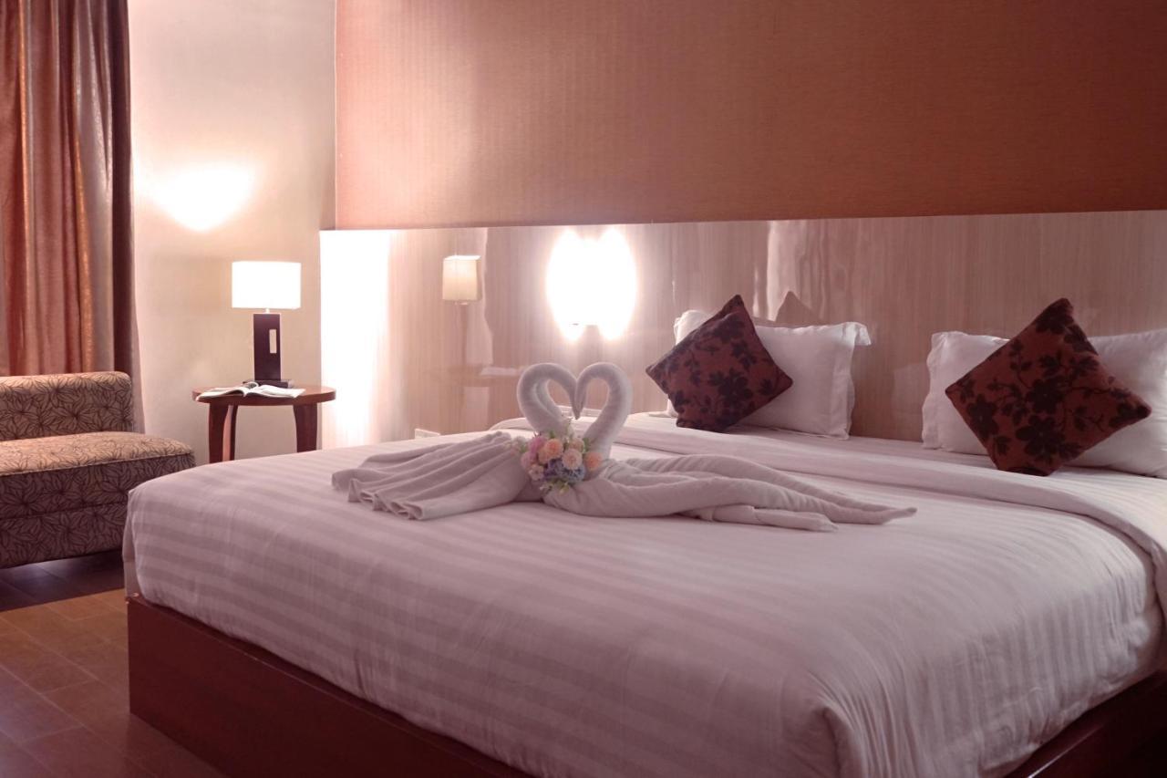 טנג'ונג פנדן Grand Hatika Hotel מראה חיצוני תמונה