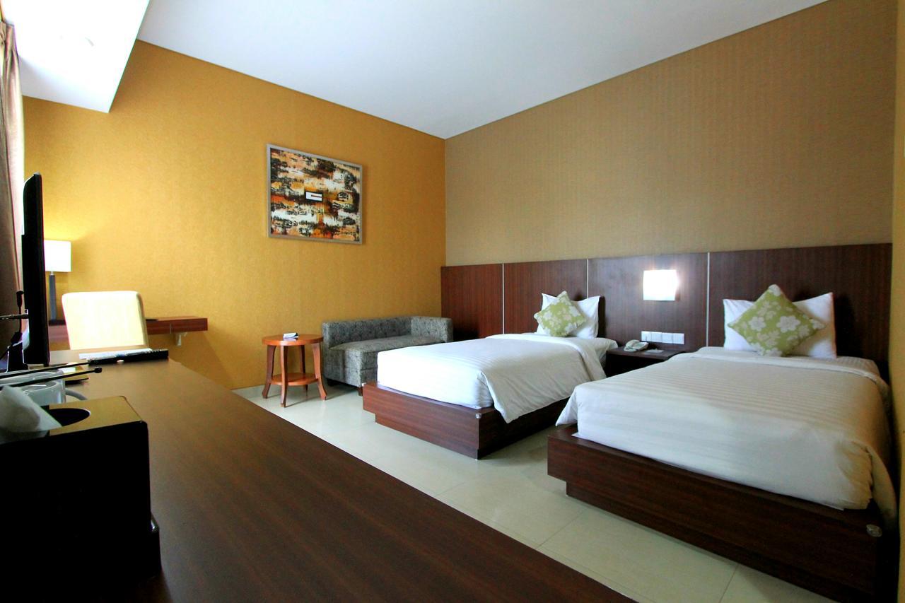 טנג'ונג פנדן Grand Hatika Hotel מראה חיצוני תמונה