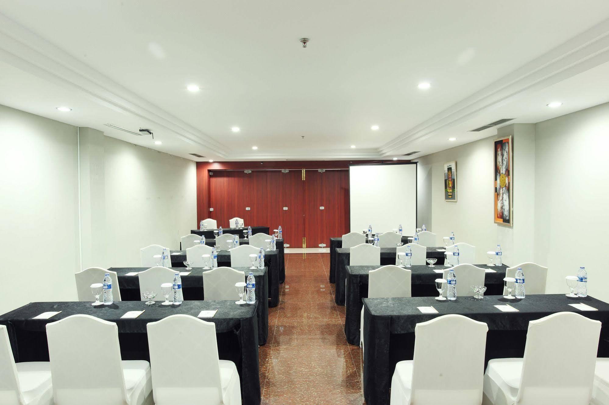 טנג'ונג פנדן Grand Hatika Hotel מראה חיצוני תמונה
