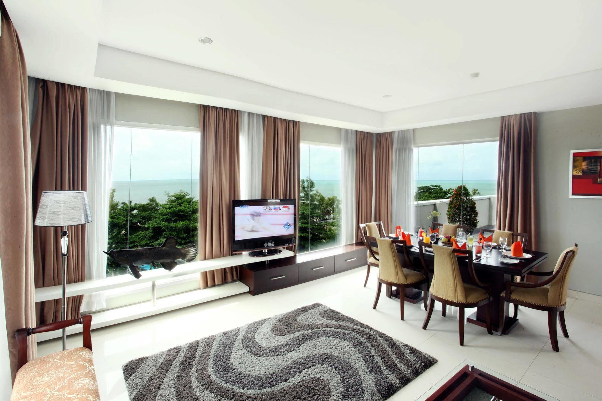 טנג'ונג פנדן Grand Hatika Hotel מראה חיצוני תמונה
