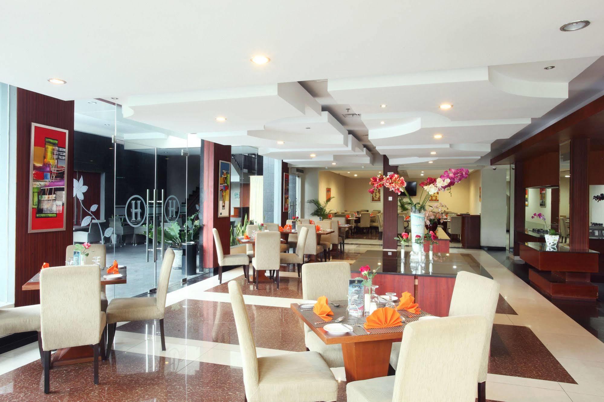 טנג'ונג פנדן Grand Hatika Hotel מראה חיצוני תמונה