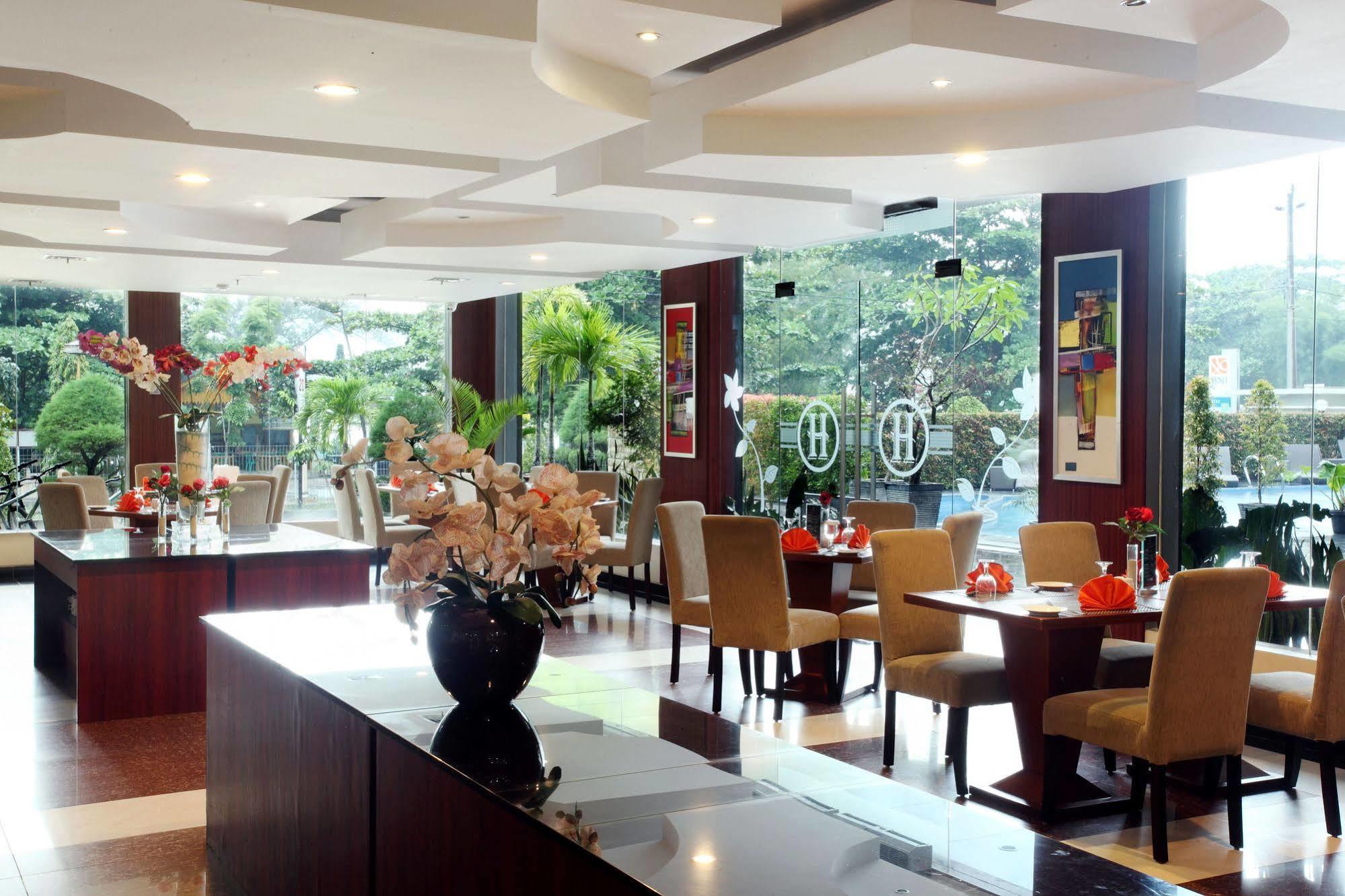 טנג'ונג פנדן Grand Hatika Hotel מראה חיצוני תמונה