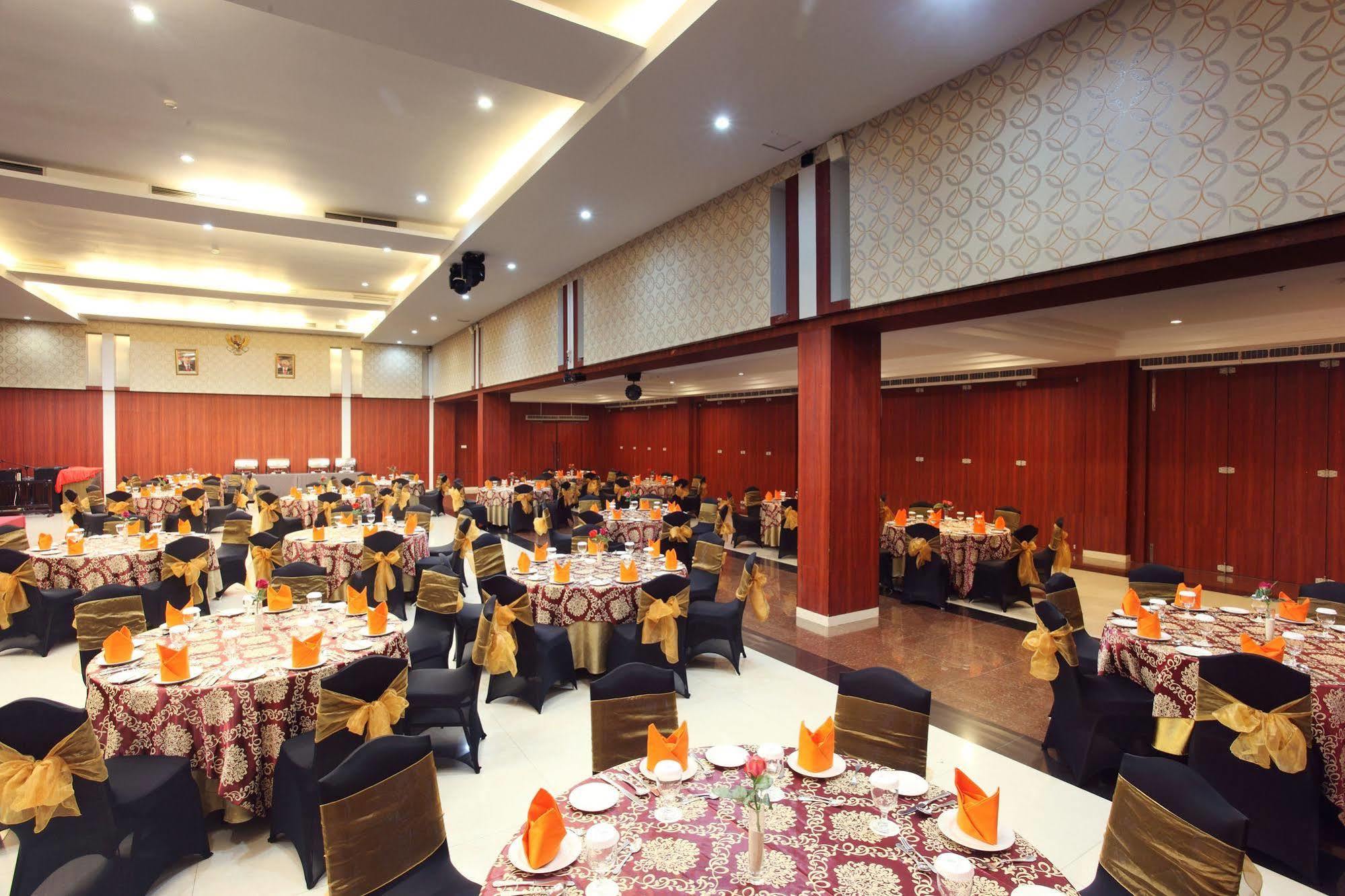 טנג'ונג פנדן Grand Hatika Hotel מראה חיצוני תמונה
