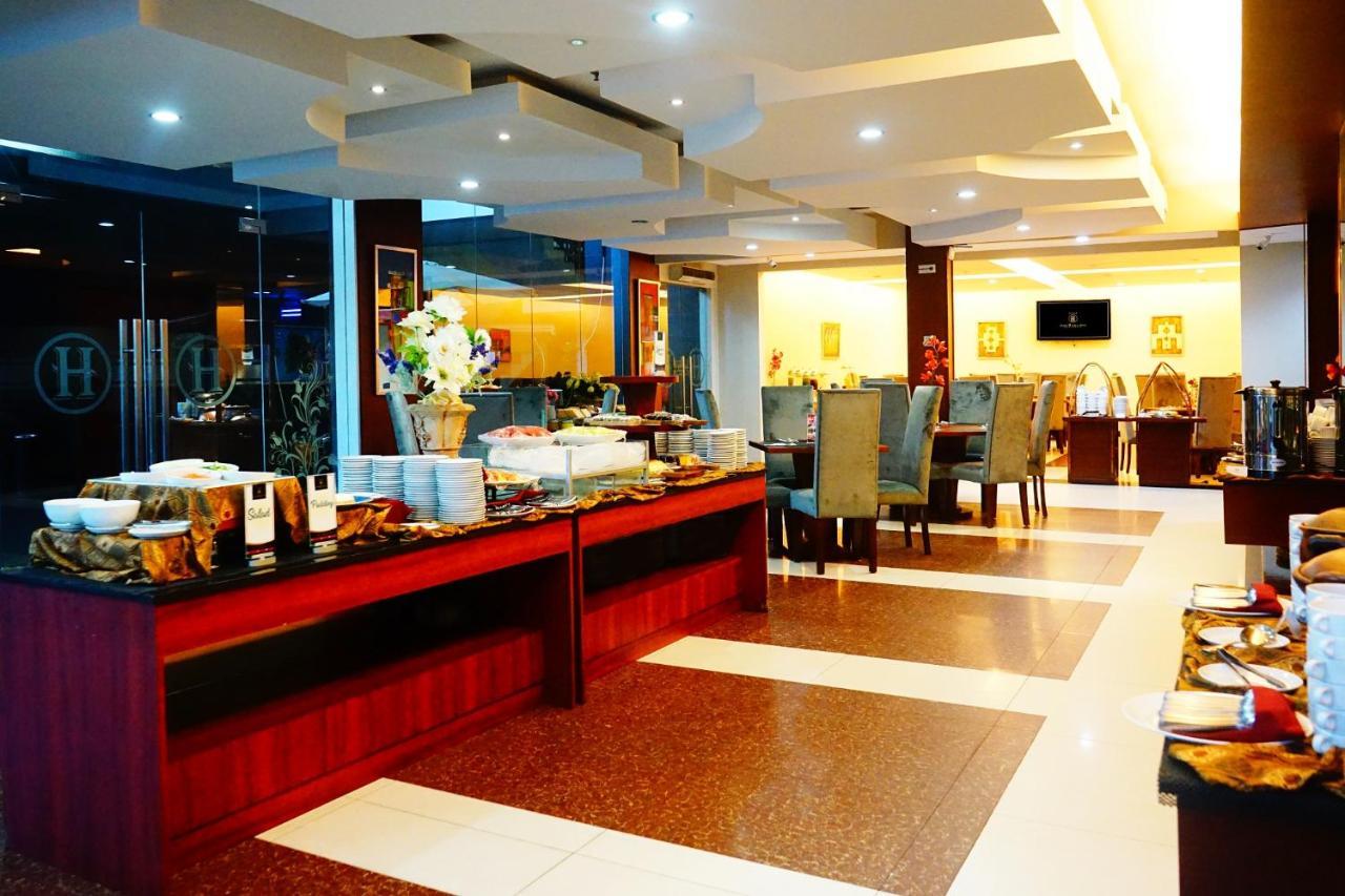 טנג'ונג פנדן Grand Hatika Hotel מראה חיצוני תמונה